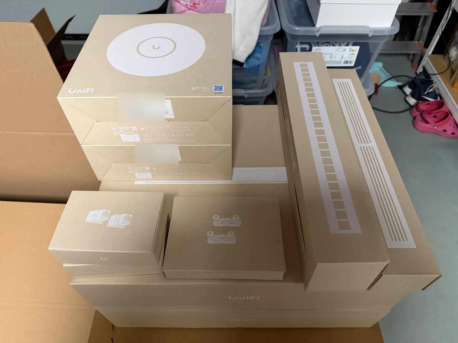 Zařízení UniFi připravená k instalaci